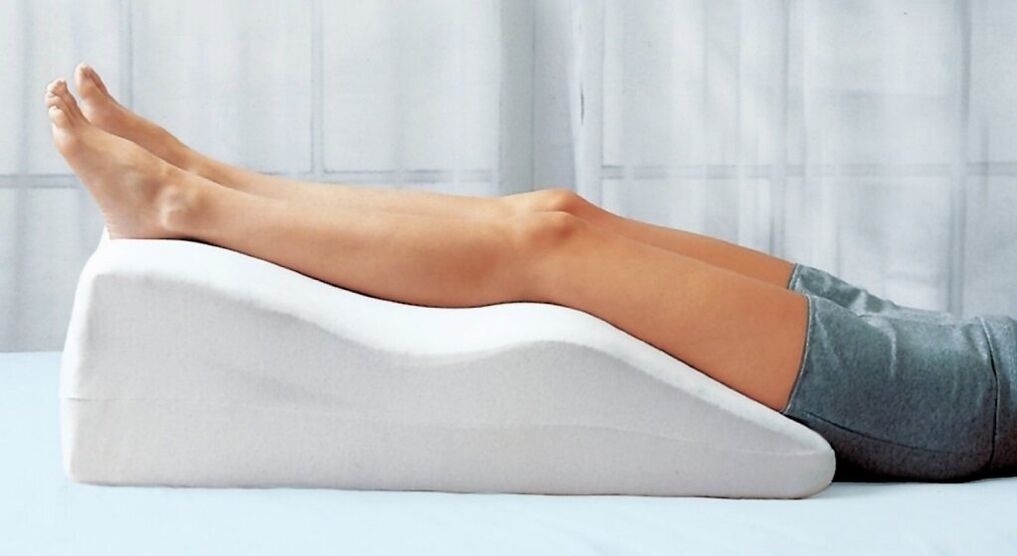 rest for the legs with varicose veins